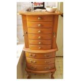 Nice Freestandins Jewelry Box
