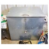 nice feed/storage box