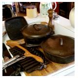 CAST IRON (Griswold, etc...)