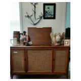 Vintage Stereo/Record Console- WORKS !