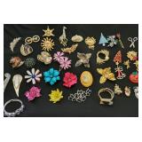 TONS of costume/vintage costume jewelry & brooches