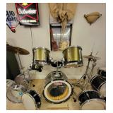 Full "Pearl Export Series" Drumset! Basedrum, floor toms, snare drum, and more! 