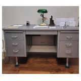 Retro/Vintage/INDUSTRIAL metal office desk