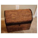 Wicker trunk