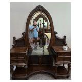 ESTATE sALE - IN COLUMBIA LAKES