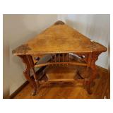 Coins, Case Knives, Jewelry, Barbies, Fenton, Pampered Chef, Longaberger, Furn., Quilts, Blue Willow