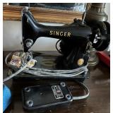 SINGER SEWING MACHINE