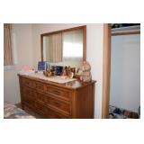 White Furn Dresser