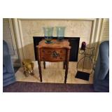 Table with drawers, aqua Vases