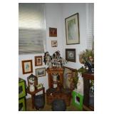 Corner stand and art