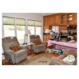 310-Family Room 310-Family Room