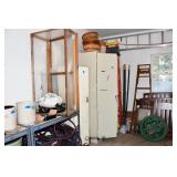 Garage (47) Garage (47)