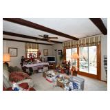 484-Family Room 484-Family Room