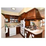 077-Kitchen 077-Kitchen