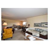 318-Family Room