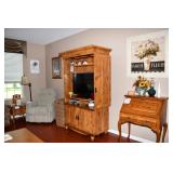 077-Family Room 077-Family Room