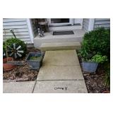 884-Front Yard