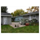 689-12 Back Yard  (16)