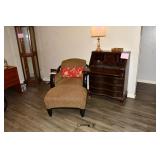 582-LL Living Room