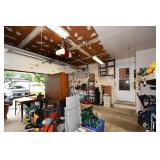 824-Garage