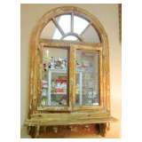 Cute mirror with chicken wire detail and pegs
