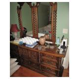 Dresser/mirror/armoir