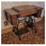Singer Sewing Machine 