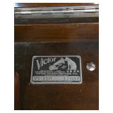 Victrola VV-110 with Albums