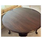 Lovely Dark Wood Dining Table With (2) Leaf And Table Covers
