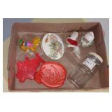 Box Lot of Various Vintage Items