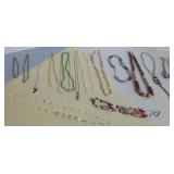 15PC Lot of Vintage Necklaces/Jewelry