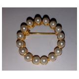 Vintage Faux Pearl Circle Pin Small Scatter Brooch 1950s Era 7/8"