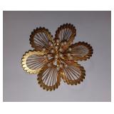 Vintage Gold Tone & Pearl Flower Brooch