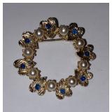 Vintage Goldtone Pearl & Blue Wreath Brooch