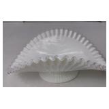 Fenton White Silvercrest Banana Stand, 12"L x 5"H x 9"W 