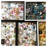 Lots of vintage jewelry 