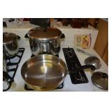 10" Skillet & 8 qt pot