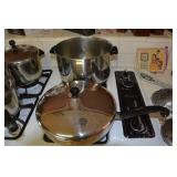 10" Skillet & 8 qt pot