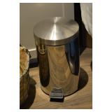 Sm Trash Can