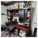 Comp Desk w/ Hutch