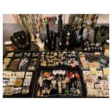 Tons of Jewelery 💎