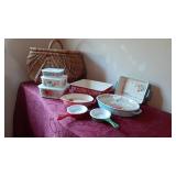 Pioneer Woman Stoneware, Pioneer Woman Tupperware, Modern Gourmet Foods Stoneware, Basket