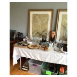 Glass pitchers, hot plates 