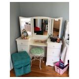 Small girls vanity 
