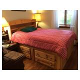 Full size bed Full size bed