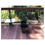 Table, pots Table, pots