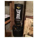 Free standing punch bag n gloves