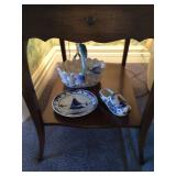 Delft, 2 tier side table