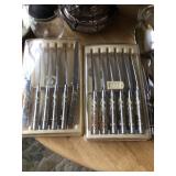 Decorative knife set