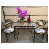 Sm. Patio set table & 2 chairs 24”x32”x30” H